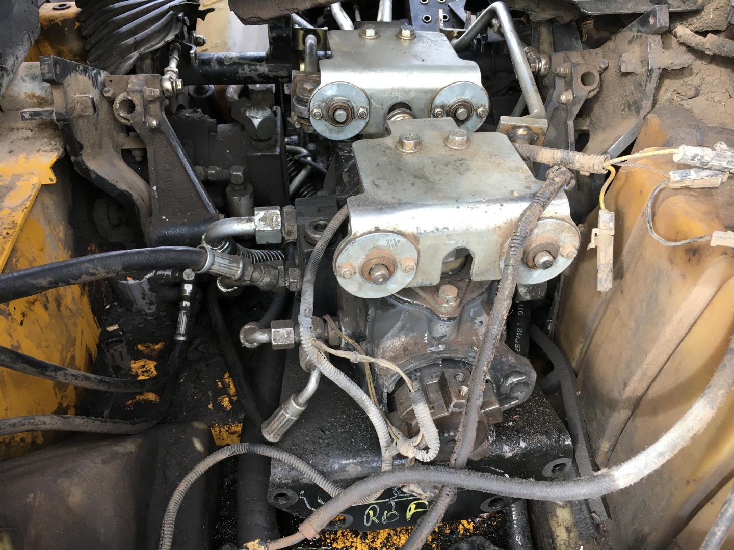 ./imagenes/INVOICE/2019/16925/MINICARGADOR JOHN DEERE 240 (9).JPG